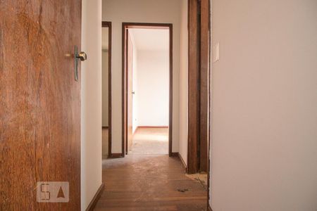 Corredor de apartamento para alugar com 2 quartos, 95m² em Bonfim, Belo Horizonte