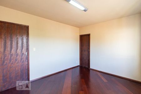 Casa para alugar com 350m², 5 quartos e 8 vagas Casa para alugar com 350m², 5 quartos e 8 vagasQuarto 4