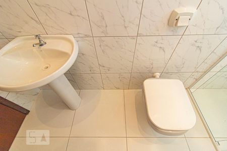 Casa para alugar com 350m², 5 quartos e 8 vagas Casa para alugar com 350m², 5 quartos e 8 vagasBanheiro 2