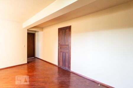 Casa para alugar com 350m², 5 quartos e 8 vagas Casa para alugar com 350m², 5 quartos e 8 vagasSala 2