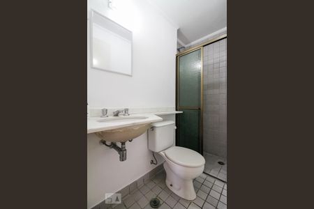 Banheiro de apartamento para alugar com 3 quartos, 69m² em Cidade São Francisco, São Paulo
