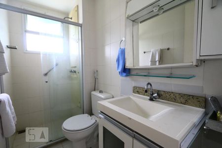 Banheiro Suite  de apartamento à venda com 2 quartos, 77m² em Barra da Tijuca, Rio de Janeiro