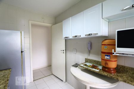 Apartamento à venda com 77m², 2 quartos e 1 vagaCozinha