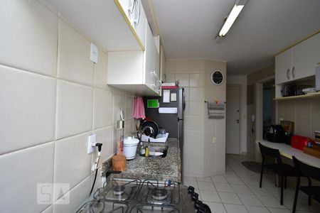 Cozinha  de apartamento para alugar com 2 quartos, 60m² em Vital Brasil, Niterói