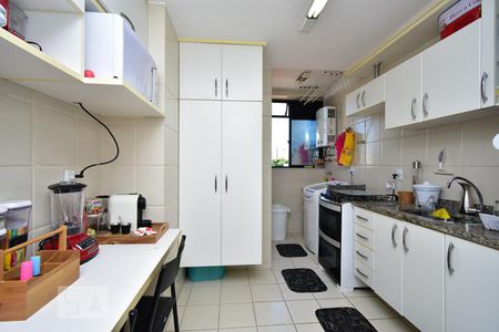 Cozinha  de apartamento à venda com 2 quartos, 60m² em Vital Brasil, Niterói