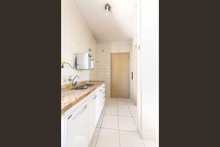 Cozinha de apartamento para alugar com 1 quarto, 45m² em Centro, Campinas
