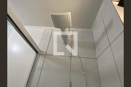 Banheiro de apartamento para alugar com 1 quarto, 44m² em Vila Ipiranga, Porto Alegre