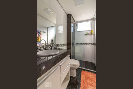 Banheiro 2 de apartamento à venda com 4 quartos, 129m² em Fernão Dias, Belo Horizonte