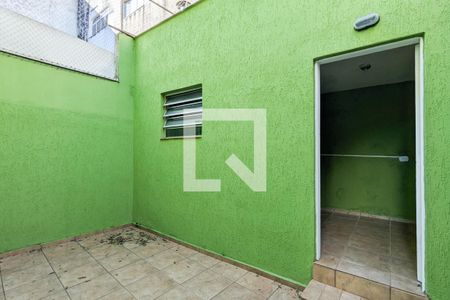 Casa à venda com 165m², 3 quartos e 2 vagas Casa à venda com 165m², 3 quartos e 2 vagasQuintal