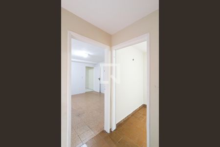 Casa à venda com 165m², 3 quartos e 2 vagas Casa à venda com 165m², 3 quartos e 2 vagasHall