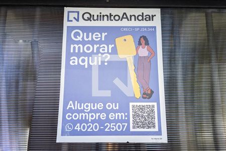 Casa à venda com 165m², 3 quartos e 2 vagas Casa à venda com 165m², 3 quartos e 2 vagasFachada