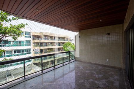 Apartamento à venda com 220m², 5 quartos e 4 vagasVaranda da Sala