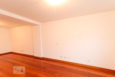 Apartamento à venda com 220m², 5 quartos e 4 vagasSuíte 4