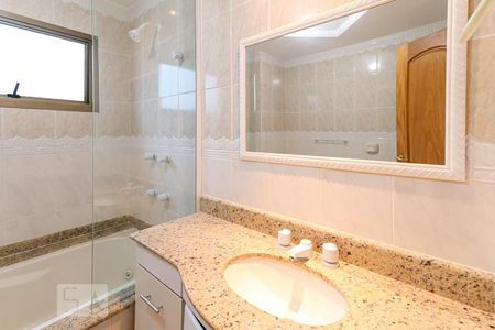 Apartamento à venda com 220m², 5 quartos e 4 vagasBanheiro da Suíte 4