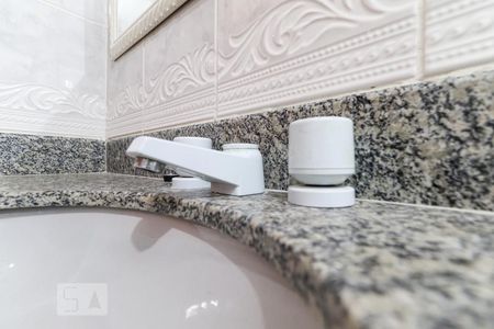 Apartamento à venda com 220m², 5 quartos e 4 vagasBanheiro da Suíte 1