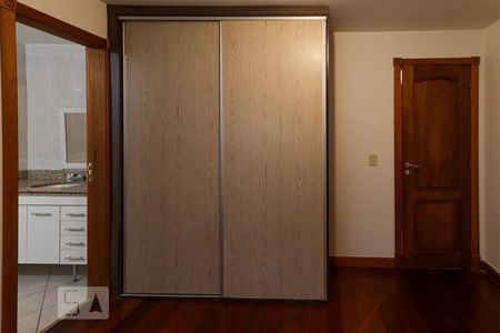 Apartamento à venda com 220m², 5 quartos e 4 vagasSuíte 2