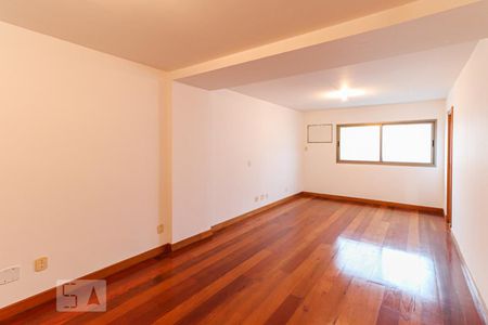 Apartamento à venda com 220m², 5 quartos e 4 vagasSuíte 4