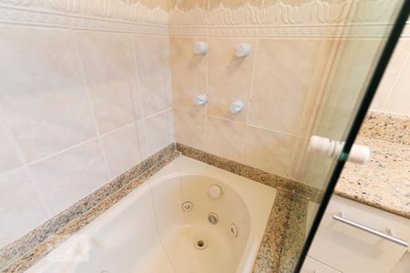 Apartamento à venda com 220m², 5 quartos e 4 vagasBanheiro da Suíte 3