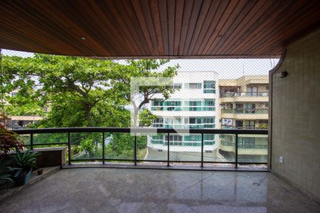 Apartamento à venda com 220m², 5 quartos e 4 vagasVaranda da Sala