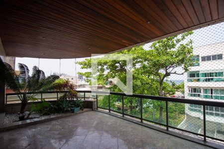 Apartamento à venda com 220m², 5 quartos e 4 vagasVaranda da Sala