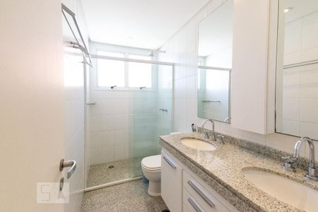 Apartamento para alugar com 110m², 3 quartos e 2 vagas Apartamento para alugar com 110m², 3 quartos e 2 vagasBanheiro da Suíte
