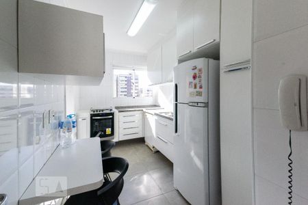 Apartamento para alugar com 110m², 3 quartos e 2 vagas Apartamento para alugar com 110m², 3 quartos e 2 vagasCozinha