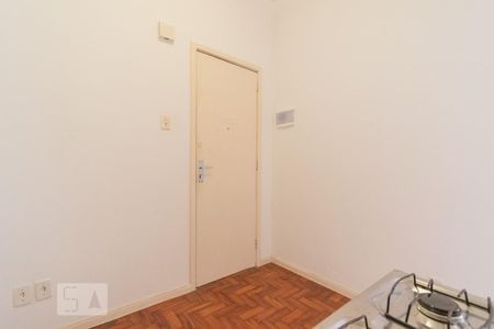 Cozinha de kitnet/studio para alugar com 1 quarto, 23m² em Laranjeiras, Rio de Janeiro