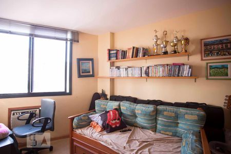 quarto 2 de apartamento à venda com 3 quartos, 104m² em Icaraí, Niterói