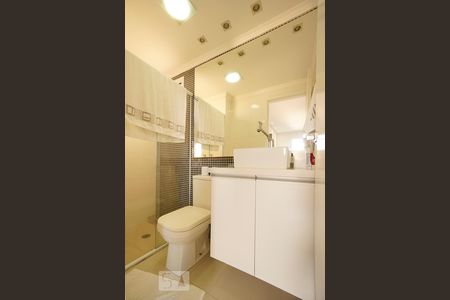 Banheiro de apartamento para alugar com 2 quartos, 63m² em Mooca, São Paulo