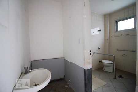 Casa para alugar com 320m², 8 quartos e 2 vagasBanheiro