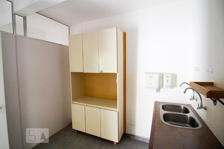 Casa para alugar com 320m², 8 quartos e 2 vagasCozinha do Piso Inferior