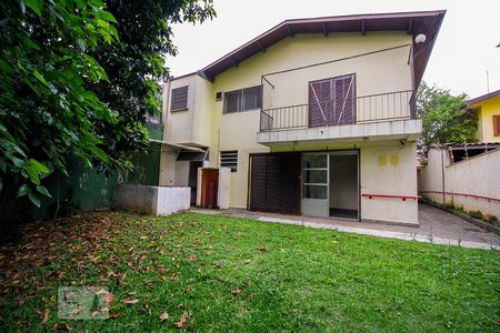 Casa para alugar com 320m², 8 quartos e 2 vagasQuintal