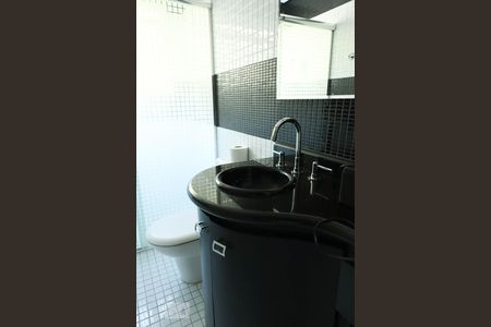 Casa à venda com 337m², 3 quartos e 6 vagasBanheiro 