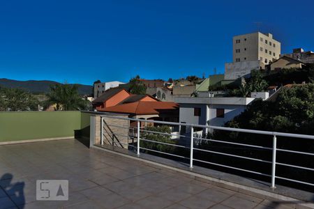 Casa à venda com 337m², 3 quartos e 6 vagasVaranda do Quarto 1