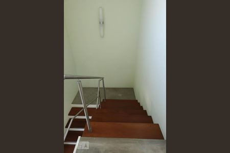 Casa à venda com 337m², 3 quartos e 6 vagasEscada