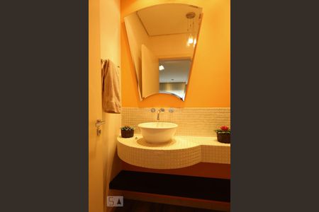 Casa à venda com 337m², 3 quartos e 6 vagasLavabo