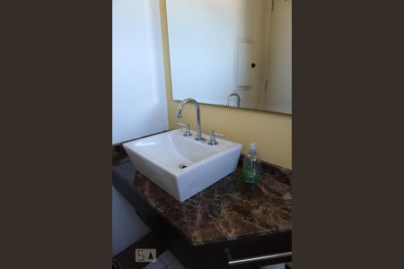 Casa à venda com 337m², 3 quartos e 6 vagasLavabo 2