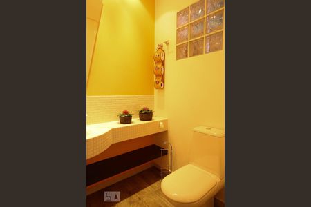 Casa à venda com 337m², 3 quartos e 6 vagasLavabo