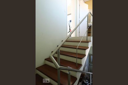 Casa à venda com 337m², 3 quartos e 6 vagasEscada