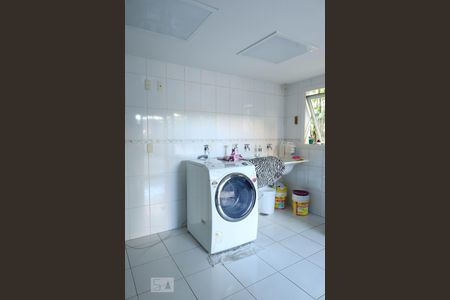 Casa à venda com 337m², 3 quartos e 6 vagasÁrea de Serviço