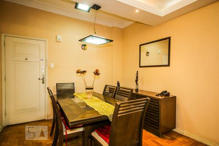 Apartamento à venda com 130m², 3 quartos e sem vagaSala