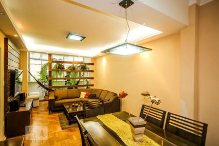 Apartamento à venda com 130m², 3 quartos e sem vagaSala