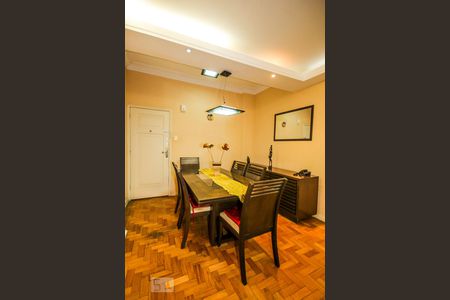 Apartamento à venda com 130m², 3 quartos e sem vagaSala