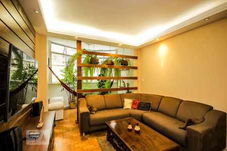 Apartamento à venda com 130m², 3 quartos e sem vagaSala