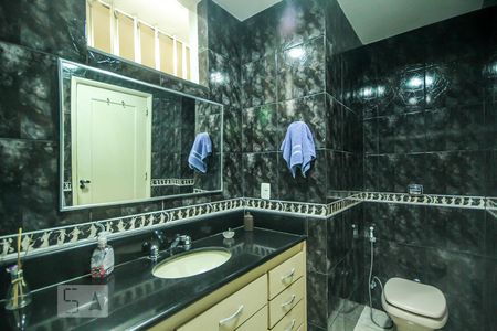 Apartamento à venda com 130m², 3 quartos e sem vagaBanheiro