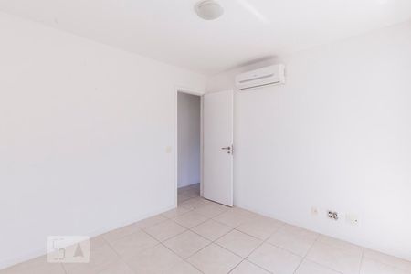 Apartamento à venda com 102m², 3 quartos e 2 vagasQuarto 2