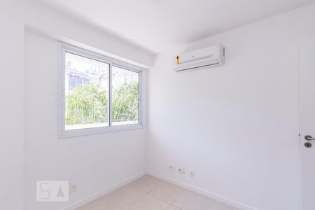 Apartamento à venda com 102m², 3 quartos e 2 vagasQuarto 3