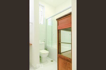 Apartamento para alugar com 90m², 2 quartos e sem vagaBanheiro