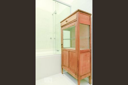 Apartamento para alugar com 90m², 2 quartos e sem vagaBanheiro