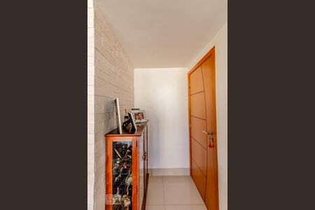Entrada  de apartamento para alugar com 3 quartos, 74m² em Setor Bueno, Goiânia